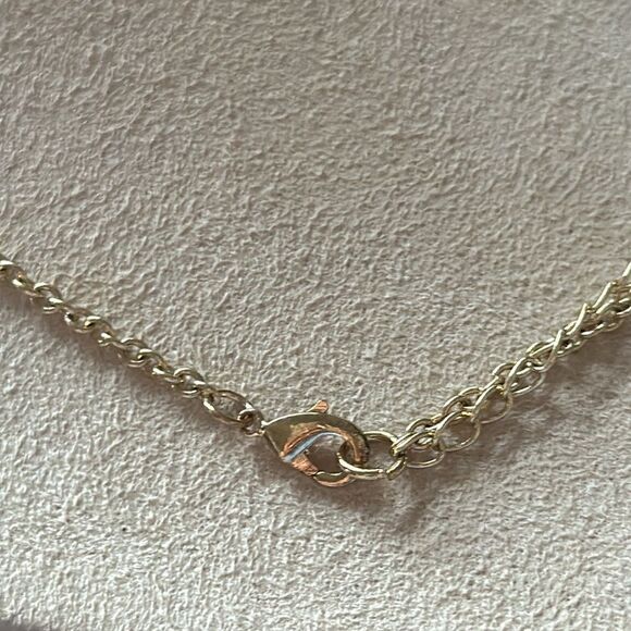 Rose Quartz Crystal Point Necklace - Picture 3 of 7